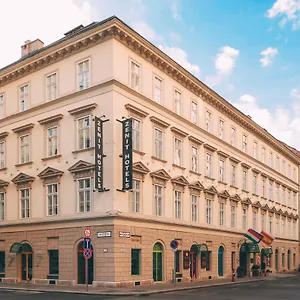 4* מלון Zenit Palace