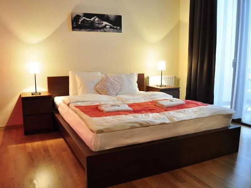 Senator Apartments בודפשט 3*,